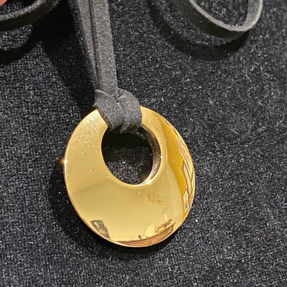 NWOT Banana Republic gold pendant on a black suede necklace - Picture 2 of 4